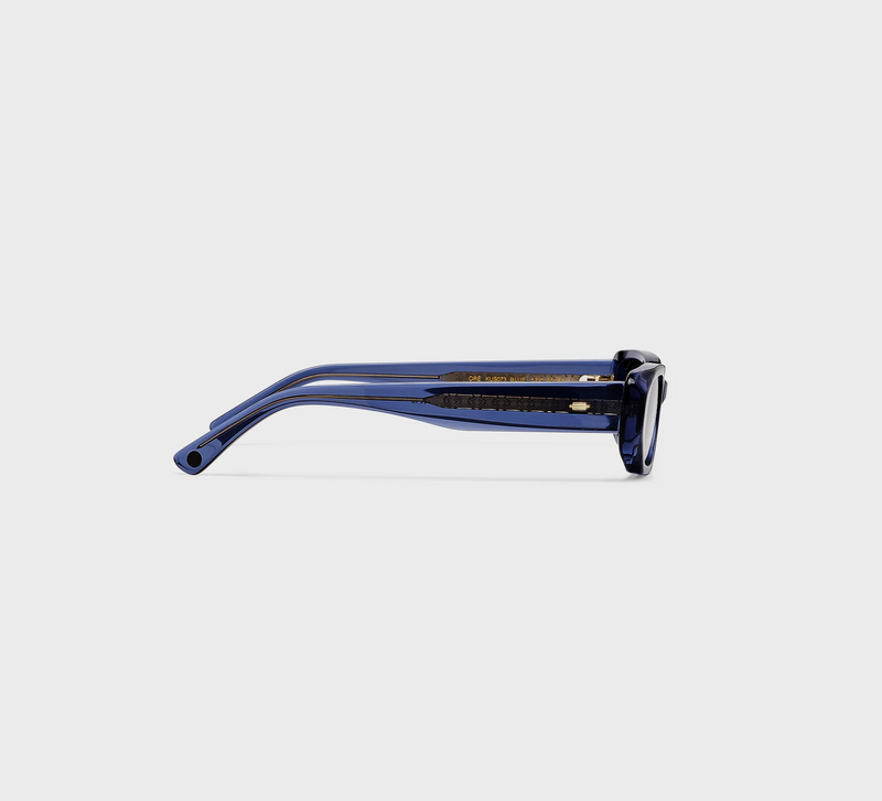 Océan Félin – Lunettes de Soleil Élégance